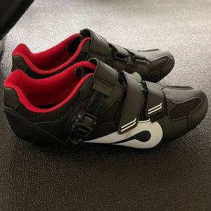 - Peloton Cycling Shoes Men’s Size 12/46with no cheats